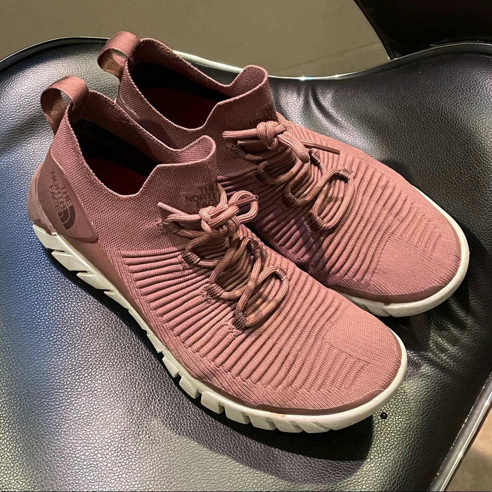 The North face Women’s Oscilate shoe, sz 9.5